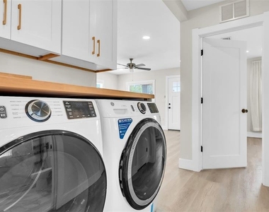 2906 W Nassau Street - Photo Thumbnail 15