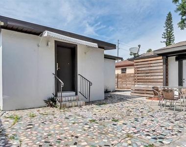 2906 W Nassau Street - Photo Thumbnail 24