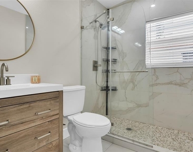 2906 W Nassau Street - Photo Thumbnail 17
