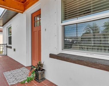 2906 W Nassau Street - Photo Thumbnail 2