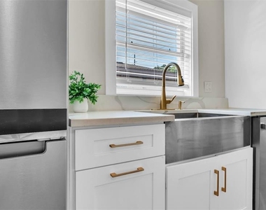 2906 W Nassau Street - Photo Thumbnail 6