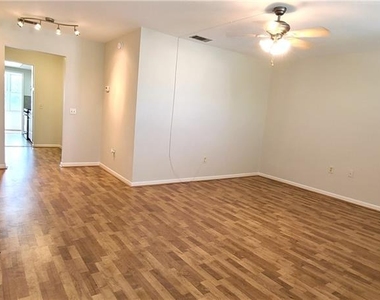 911 Washington Avenue - Photo Thumbnail 1