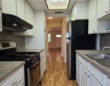 911 Washington Avenue - Photo Thumbnail 4