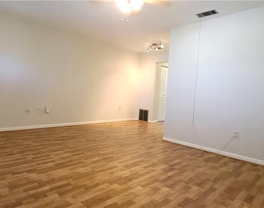 911 Washington Avenue - Photo Thumbnail 2