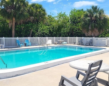 4913 Getner Street - Photo Thumbnail 3
