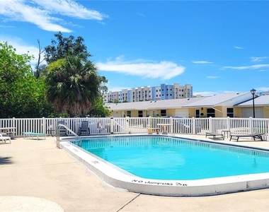 4913 Getner Street - Photo Thumbnail 2