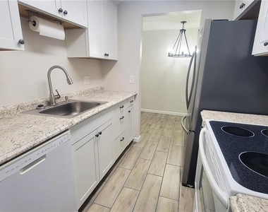 4913 Getner Street - Photo Thumbnail 8
