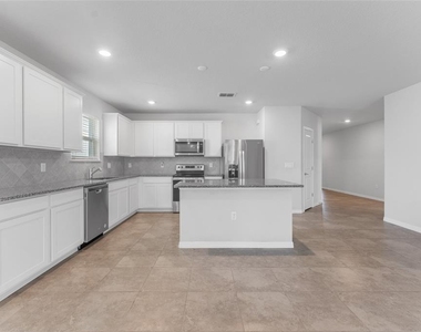 9642 Summers Cay Circle - Photo Thumbnail 8