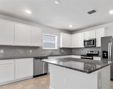 9642 Summers Cay Circle - Photo Thumbnail 2