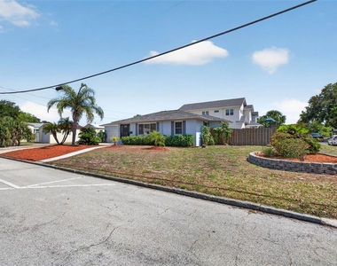 1674 34th Avenue N - Photo Thumbnail 32