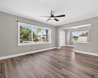 1674 34th Avenue N - Photo Thumbnail 5