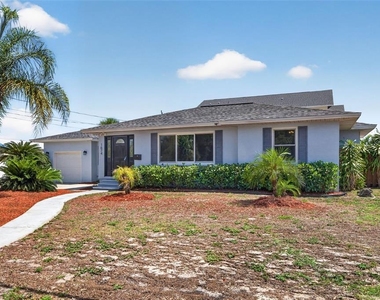 1674 34th Avenue N - Photo Thumbnail 33