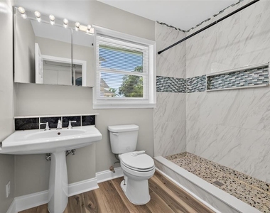 1674 34th Avenue N - Photo Thumbnail 25
