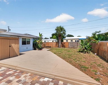 1674 34th Avenue N - Photo Thumbnail 27