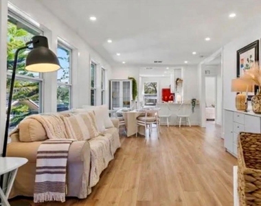 2238 Quincy Street S - Photo Thumbnail 1