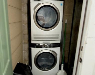 2238 Quincy Street S - Photo Thumbnail 12