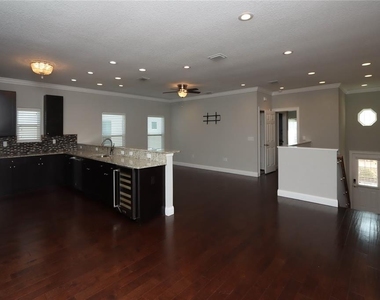 3617 Bay Heights Way - Photo Thumbnail 5