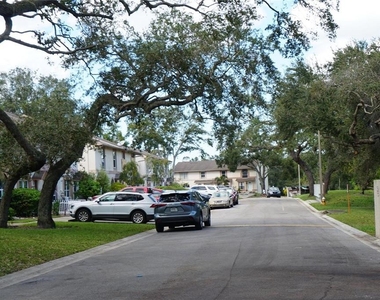 2404 Brigadoon Drive - Photo Thumbnail 27