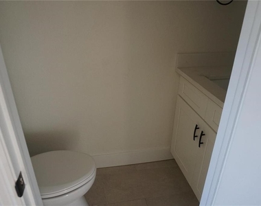 2404 Brigadoon Drive - Photo Thumbnail 11