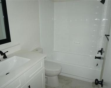 2404 Brigadoon Drive - Photo Thumbnail 17
