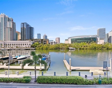 371 Channelside Walk Way - Photo Thumbnail 2