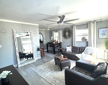 233 38th Avenue Se - Photo Thumbnail 1
