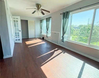 2451 Canadian Way - Photo Thumbnail 2