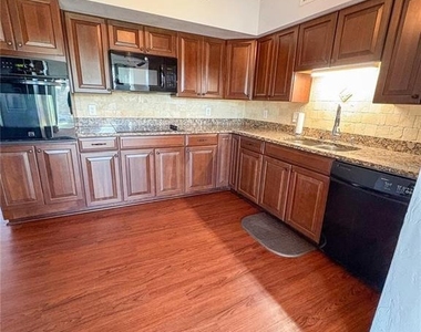 2451 Canadian Way - Photo Thumbnail 6