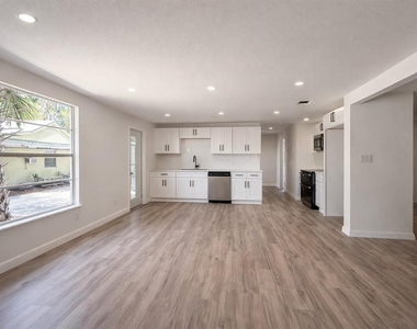 502 Nw Crystal Street - Photo Thumbnail 9
