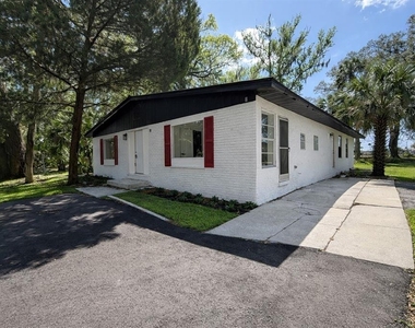 502 Nw Crystal Street - Photo Thumbnail 1