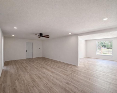 502 Nw Crystal Street - Photo Thumbnail 12
