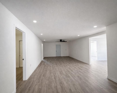 502 Nw Crystal Street - Photo Thumbnail 10