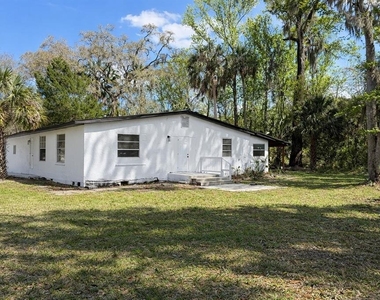 502 Nw Crystal Street - Photo Thumbnail 2
