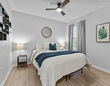 10918 Trailing Vine Drive - Photo Thumbnail 13