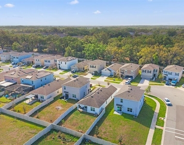 10918 Trailing Vine Drive - Photo Thumbnail 32