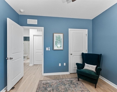 10918 Trailing Vine Drive - Photo Thumbnail 17