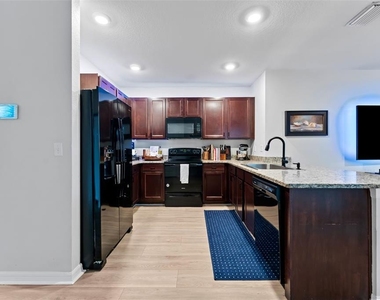10918 Trailing Vine Drive - Photo Thumbnail 7