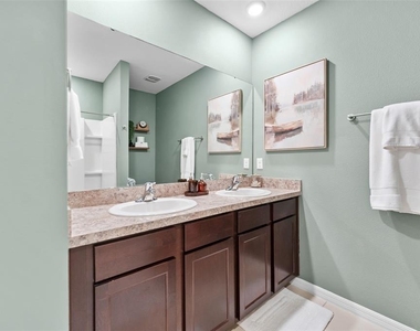 10918 Trailing Vine Drive - Photo Thumbnail 21