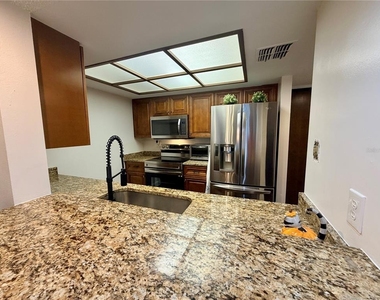13602 S Village Drive - Photo Thumbnail 6