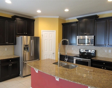 2822 Maple Brook Loop - Photo Thumbnail 10