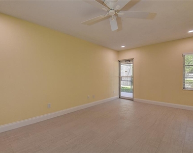 1247 Monticello Boulevard N - Photo Thumbnail 35