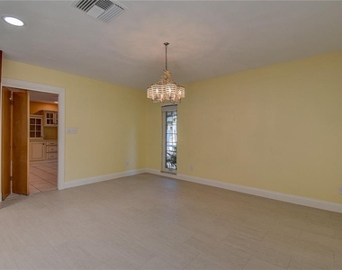 1247 Monticello Boulevard N - Photo Thumbnail 20