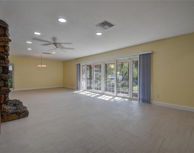 1247 Monticello Boulevard N - Photo Thumbnail 16