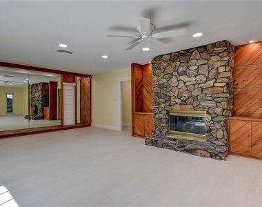 1247 Monticello Boulevard N - Photo Thumbnail 21