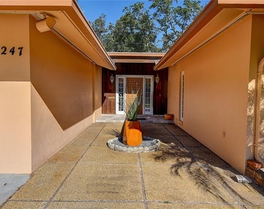 1247 Monticello Boulevard N - Photo Thumbnail 3
