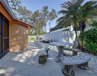 1247 Monticello Boulevard N - Photo Thumbnail 38