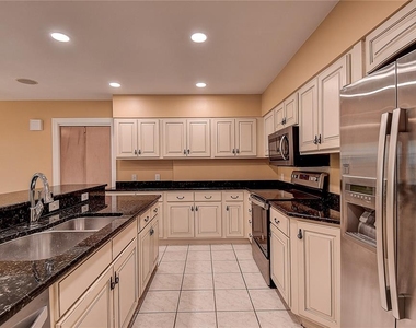 1247 Monticello Boulevard N - Photo Thumbnail 30