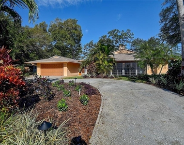 1247 Monticello Boulevard N - Photo Thumbnail 2