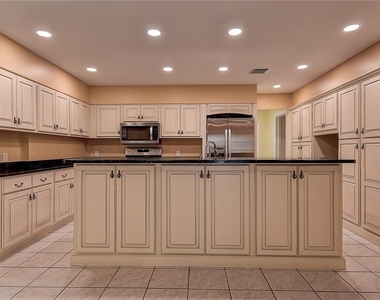 1247 Monticello Boulevard N - Photo Thumbnail 25