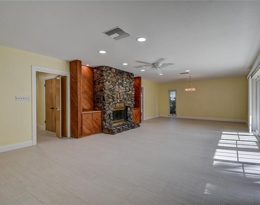 1247 Monticello Boulevard N - Photo Thumbnail 17